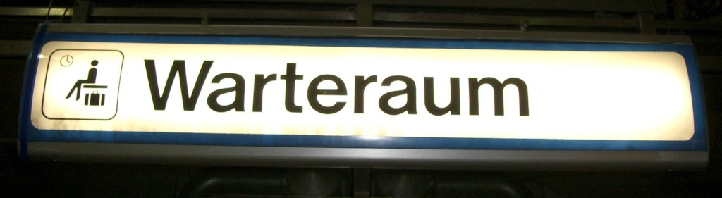 Der Warteraum in jedem Bahnhof